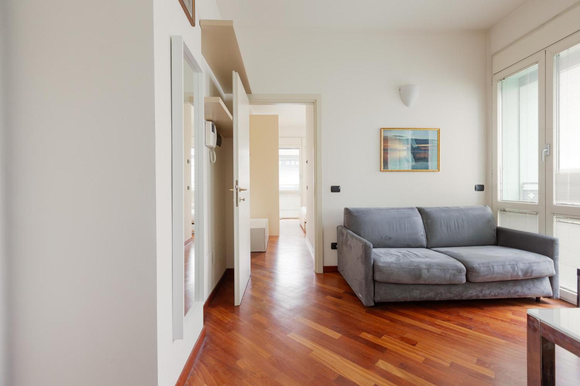 Bright & Comfy Apartment With Parking Milán Exterior foto