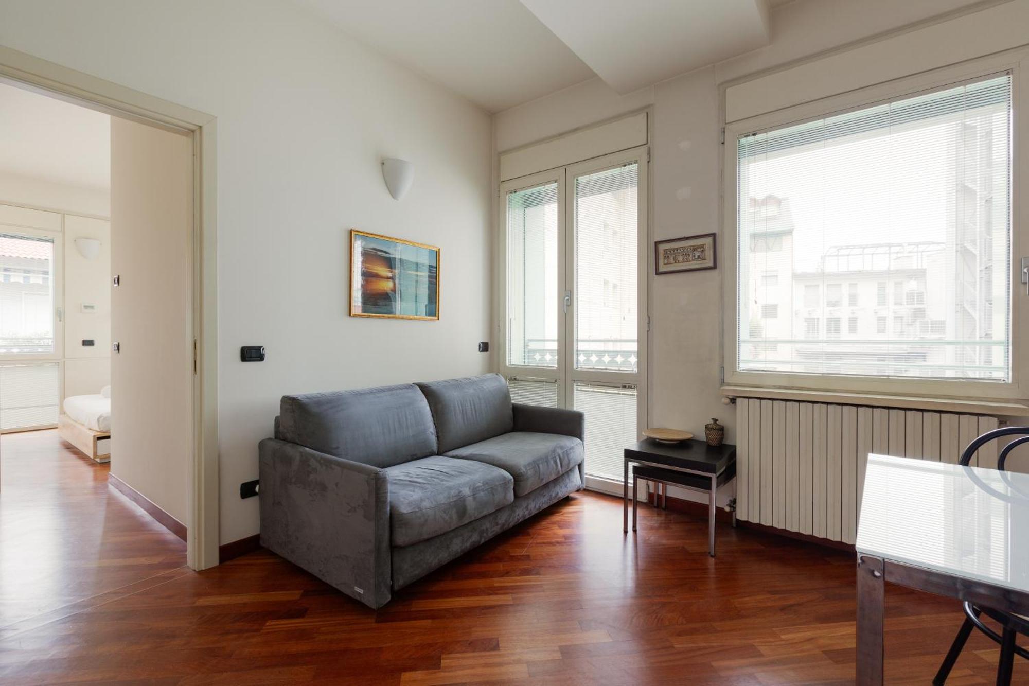 Bright & Comfy Apartment With Parking Milán Exterior foto