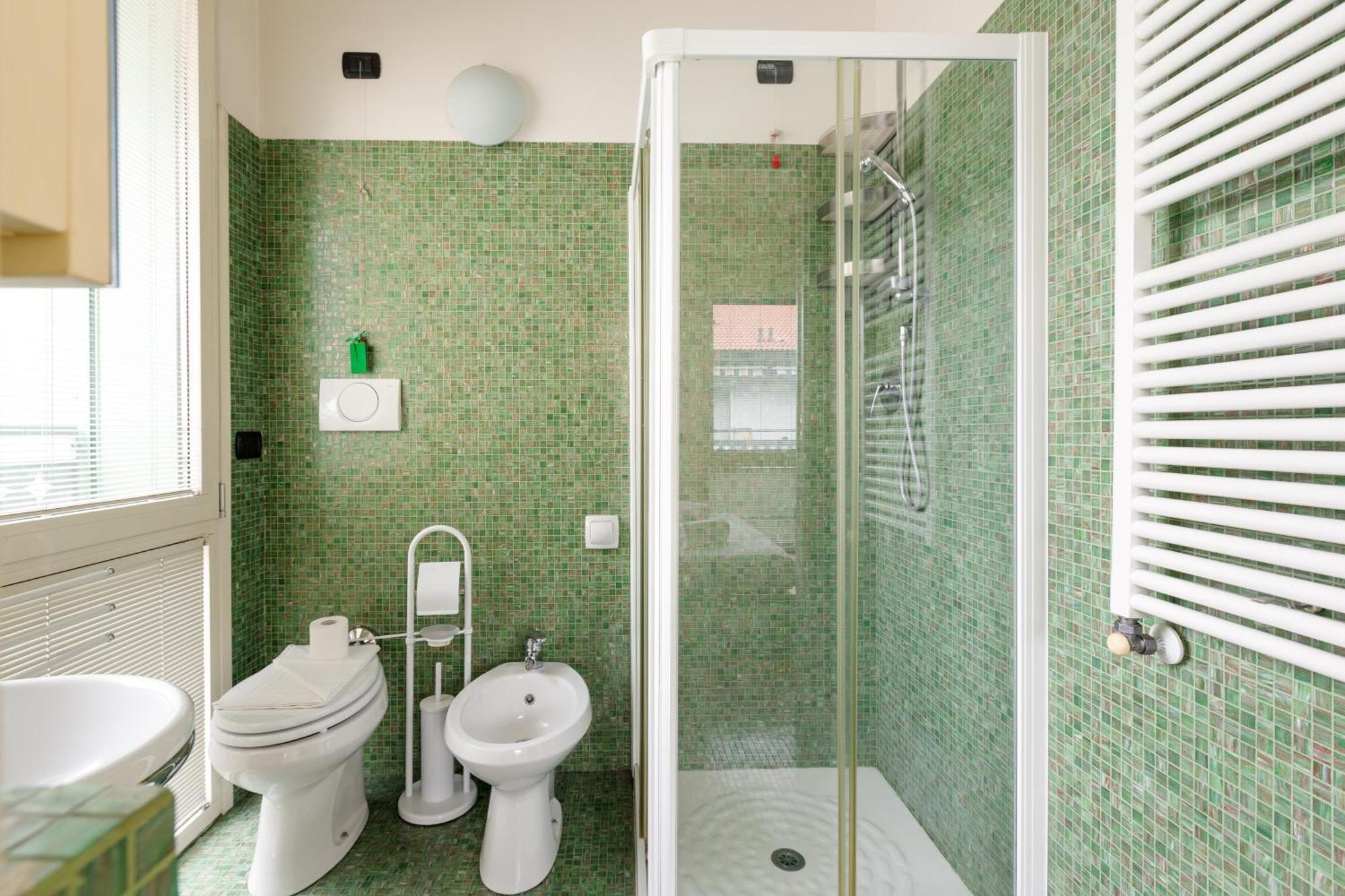 Bright & Comfy Apartment With Parking Milán Exterior foto